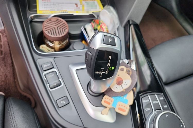 Used BMW 3 Series GT 2019 320i M Sport Package Gear Lever