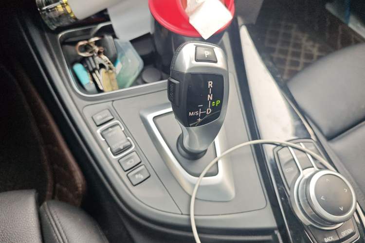Used BMW 3 Series GT 2019 320i Sport Edition Gear Lever
