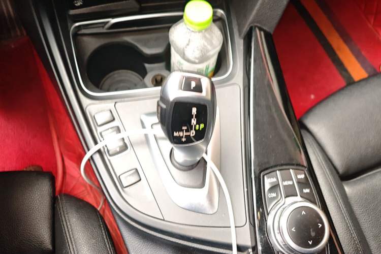 Used BMW 3 Series GT 2019 320i Sport Edition Gear Lever