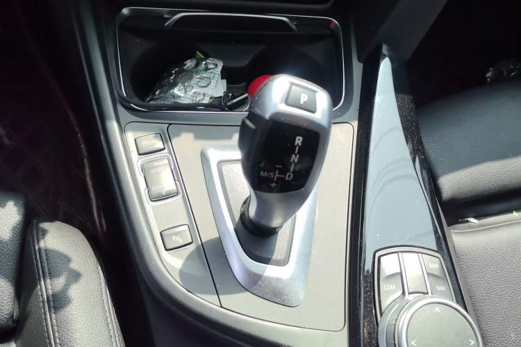 Used BMW 3 Series GT 2019 320i M Sport Package Gear Lever
