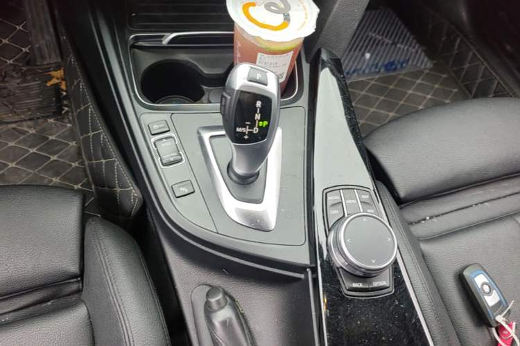Used BMW 3 Series GT 2019 320i M Sport Package Gear Lever