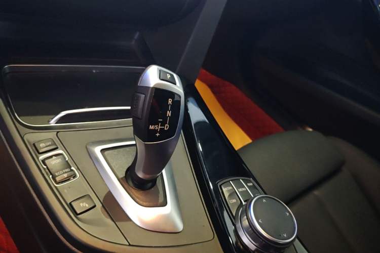 Used BMW 3 Series GT 2019 320i M Sport Package Gear Lever