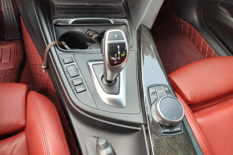 Used BMW 3 Series GT 2019 330i xDrive M Sport Edition Gear Lever