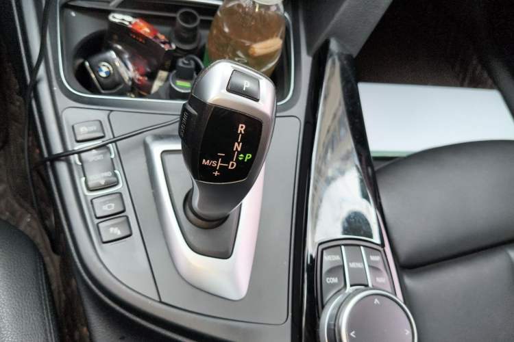 Used BMW 3 Series GT 2019 320i M Sport Package Gear Lever