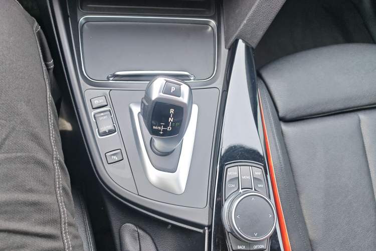 Used BMW 3 Series GT 2019 320i M Sport Package Gear Lever