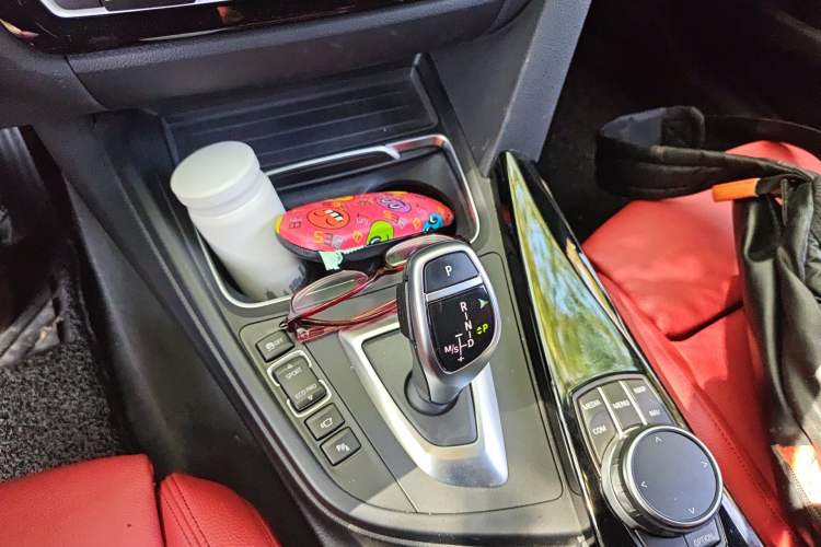 Used BMW 3 Series GT 2019 320i M Sport Night Edition Gear Lever