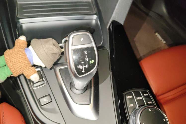 Used BMW 3 Series GT 2019 320i M Sport Night Edition Gear Lever