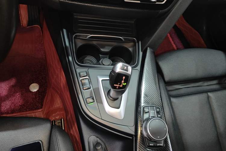 Used BMW 3 Series GT 2019 320i M Sport Package Gear Lever