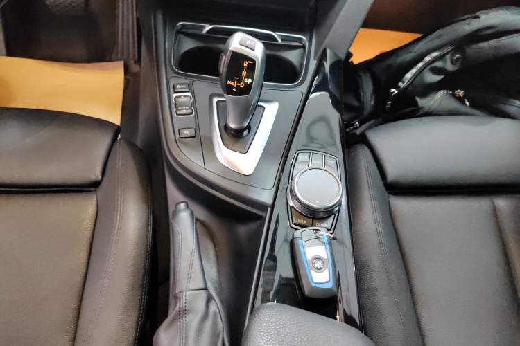 Used BMW 3 Series GT 2019 320i M Sport Package Gear Lever