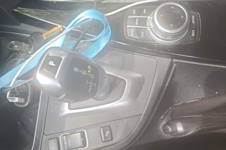 Used BMW 3 Series GT 2019 320i Sport Edition Gear Lever