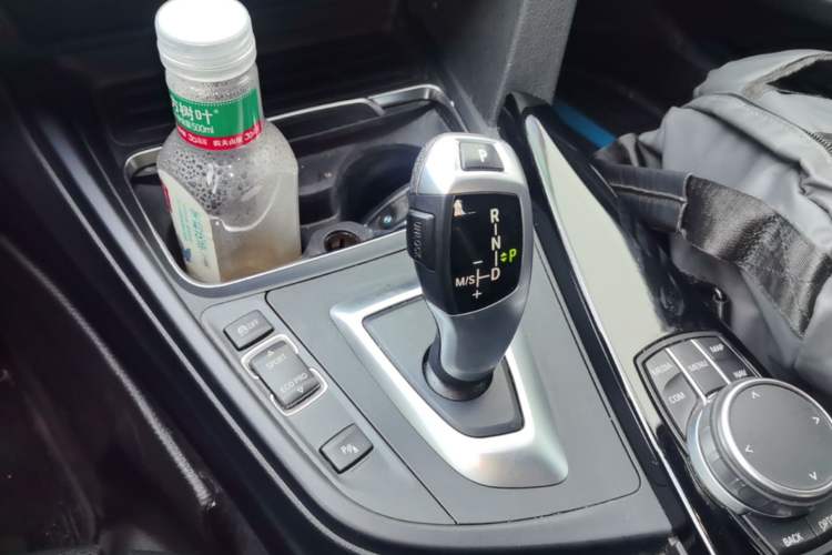 Used BMW 3 Series GT 2019 320i M Sport Package Gear Lever