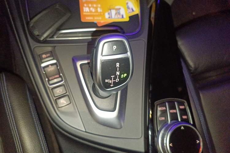 Used BMW 3 Series GT 2019 320i M Sport Night Edition Gear Lever