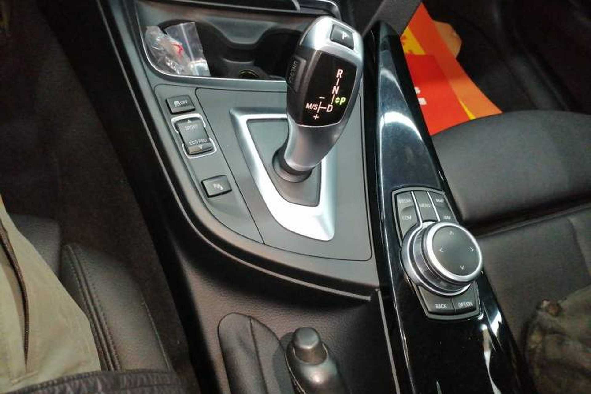 Used BMW 3 Series GT 2019 320i Sport Edition Gear Lever