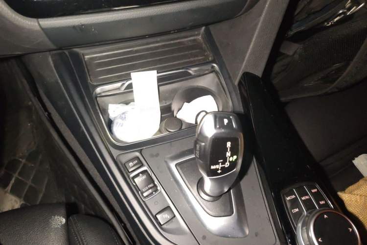 Used BMW 3 Series GT 2019 320i M Sport Package Gear Lever