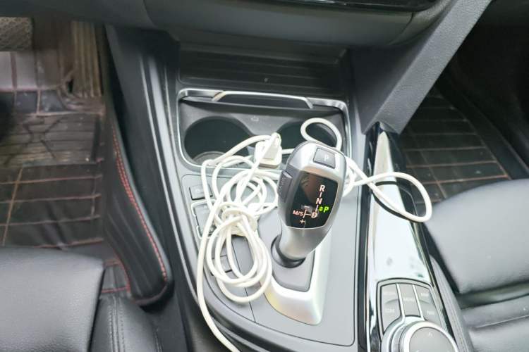 Used BMW 3 Series GT 2019 320i Sport Edition Gear Lever