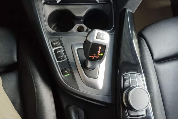 Used BMW 3 Series GT 2019 320i M Sport Package Gear Lever