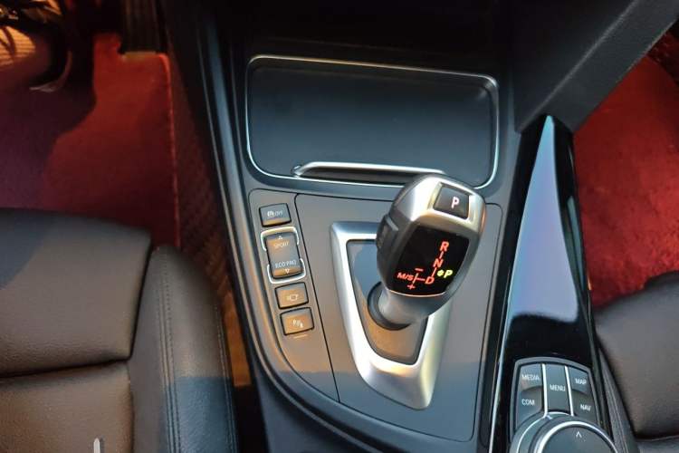 Used BMW 3 Series GT 2019 320i M Sport Package Gear Lever