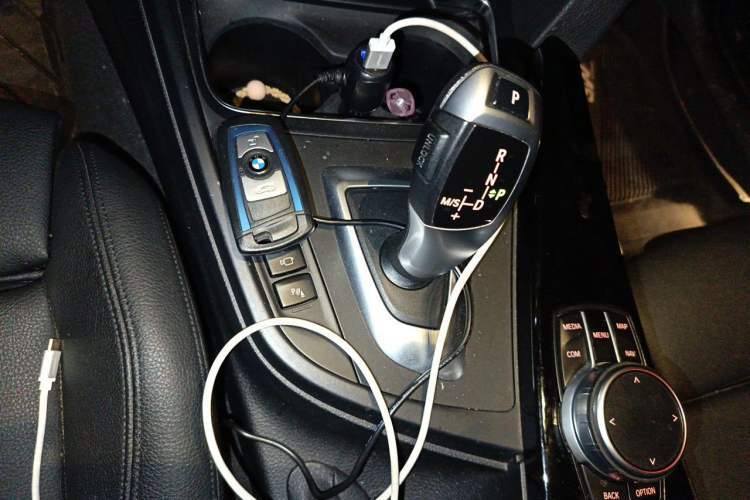 Used BMW 3 Series GT 2019 320i Sport Edition Gear Lever