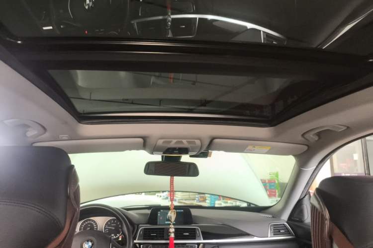 Used BMW 3 Series GT 2019 320i Sport Edition Headliner