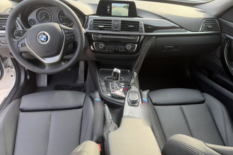 Used BMW 3 Series GT 2019 320i Sport Edition Interior 1