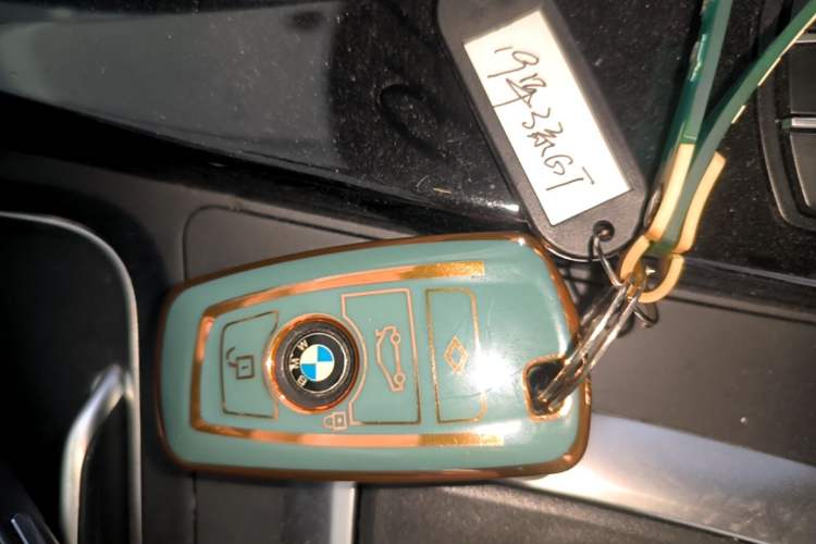 Used BMW 3 Series GT 2019 320i Sport Edition Interior 1