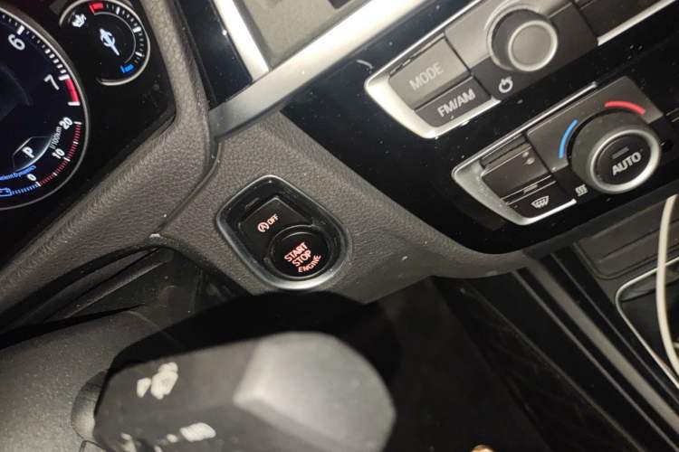 Used BMW 3 Series GT 2019 320i M Sport Package Interior 1