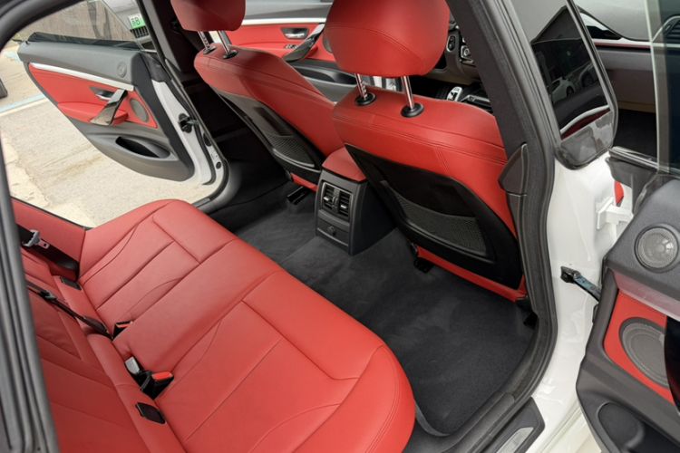 Used BMW 3 Series GT 2019 320i M Sport Night Edition Interior 10