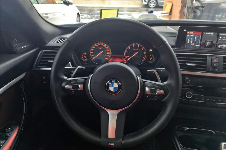 Used BMW 3 Series GT 2019 320i M Sport Night Edition Interior 2