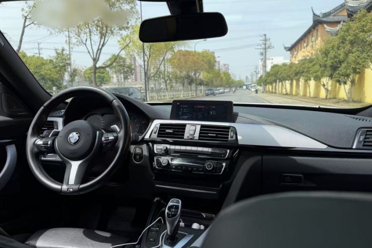 Used BMW 3 Series GT 2019 320i M Sport Interior 2