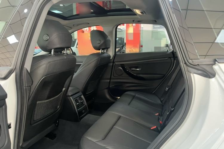 Used BMW 3 Series GT 2019 320i Sport Edition Interior 2