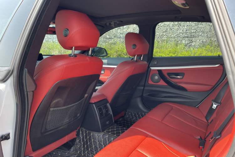 Used BMW 3 Series GT 2019 320i M Sport Night Edition Interior 2