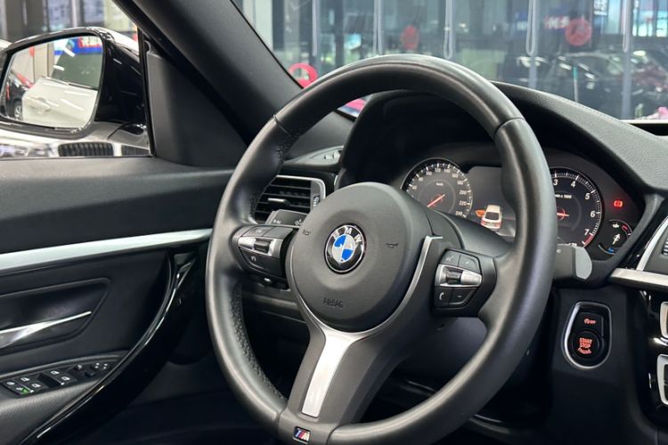 Used BMW 3 Series GT 2019 320i M Sport Package Interior 2