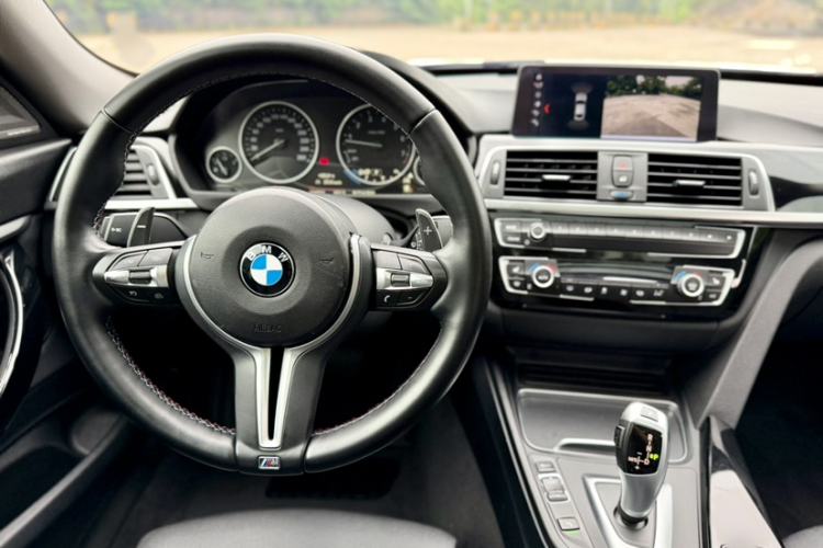 Used BMW 3 Series GT 2019 320i Sport Edition Interior 3