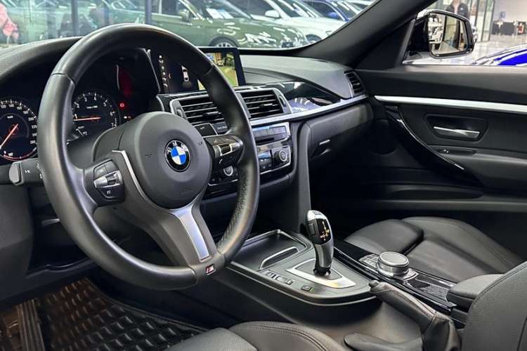Used BMW 3 Series GT 2019 320i M Sport Package Interior 3