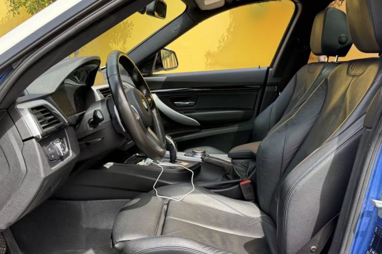 Used BMW 3 Series GT 2019 320i M Sport Interior 4