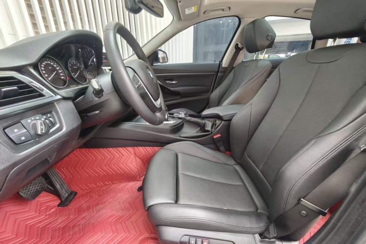 Used BMW 3 Series GT 2019 320i Sport Edition Interior 4