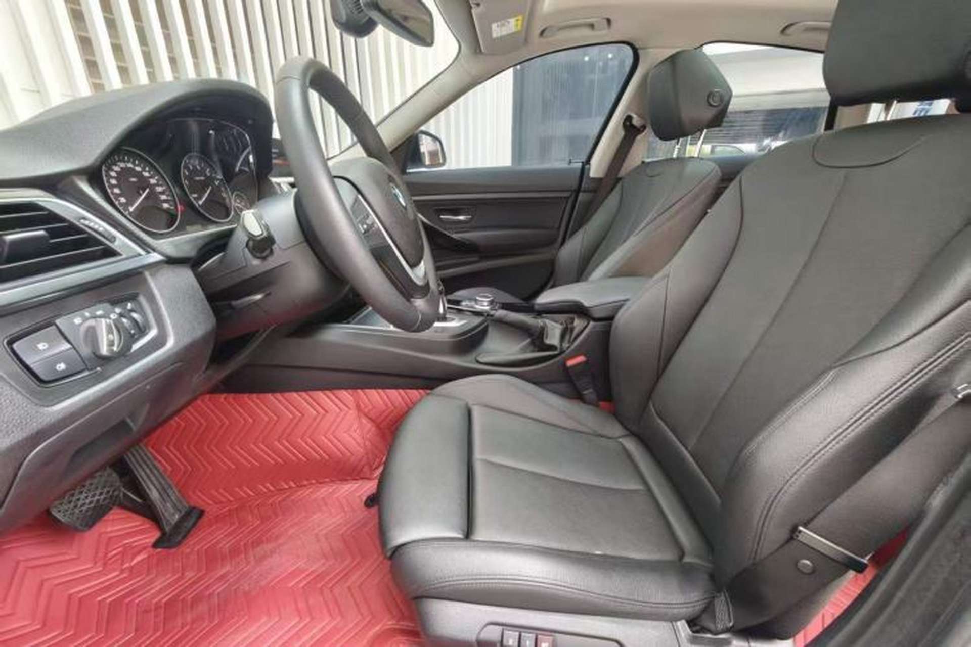 Used BMW 3 Series GT 2019 320i Sport Edition Interior 4