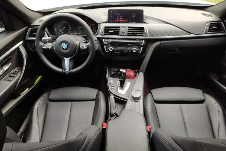 Used BMW 3 Series GT 2019 320i M Sport Package Interior 4
