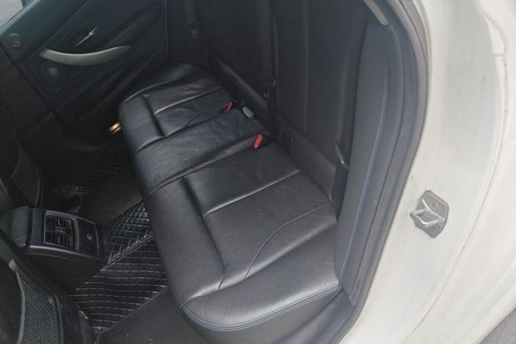 Used BMW 3 Series GT 2019 320i M Sport Package Interior 4