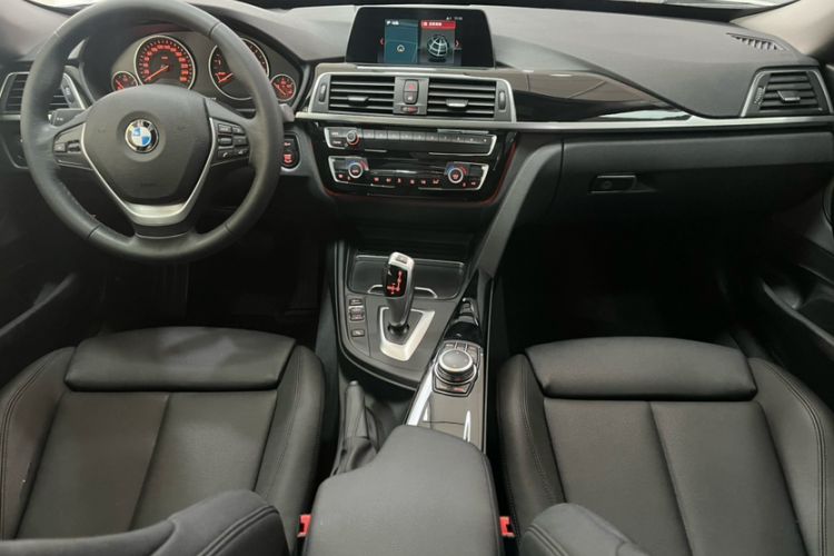 Used BMW 3 Series GT 2019 320i Sport Edition Interior 5