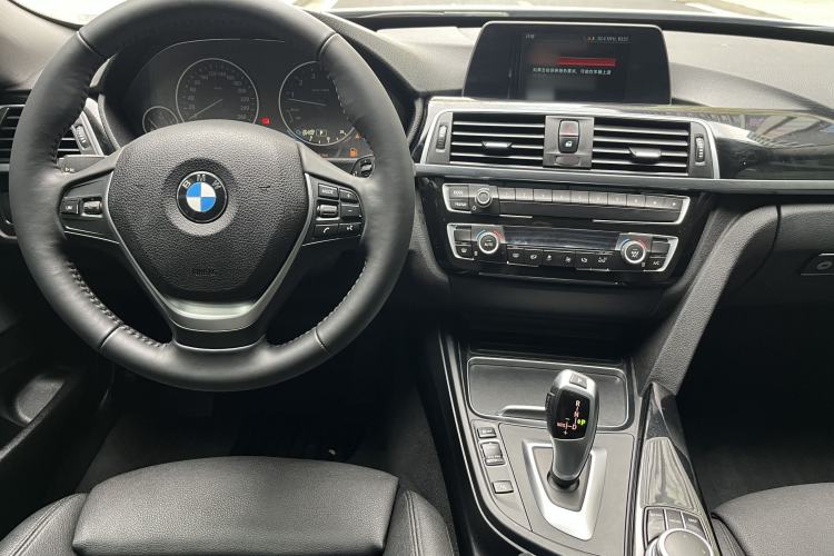 Used BMW 3 Series GT 2019 320i Sport Edition Interior 5