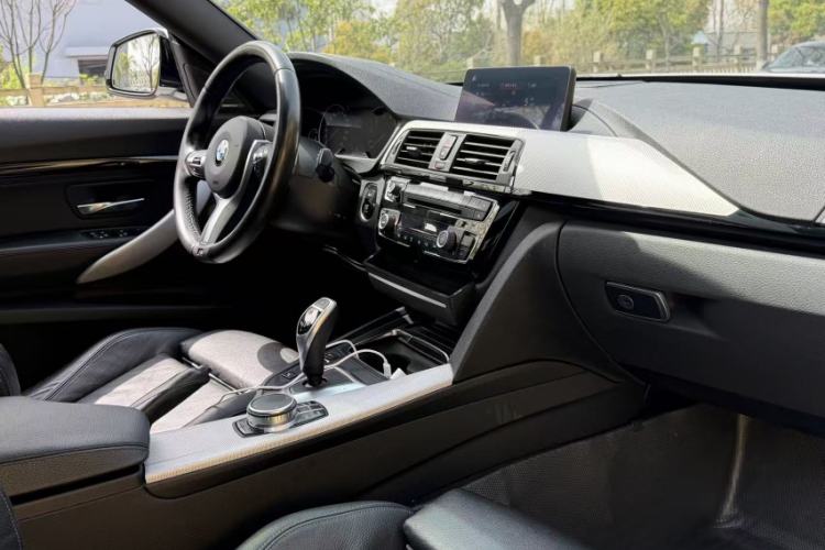 Used BMW 3 Series GT 2019 320i M Sport Interior 7