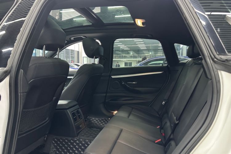 Used BMW 3 Series GT 2019 320i M Sport Package Interior 8