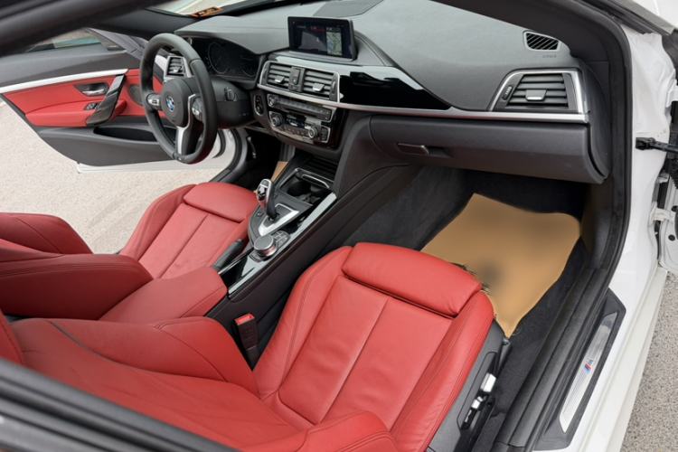 Used BMW 3 Series GT 2019 320i M Sport Night Edition Interior 9