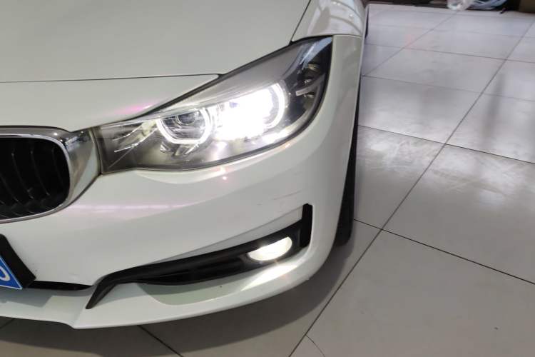 Used BMW 3 Series GT 2019 320i Sport Edition Left Front Headlight