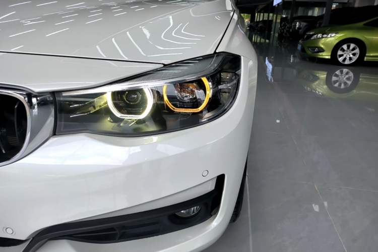 Used BMW 3 Series GT 2019 320i Sport Edition Left Front Headlight