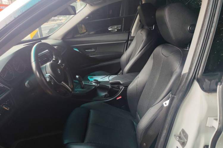 Used BMW 3 Series GT 2019 320i Sport Edition Left Front Seat