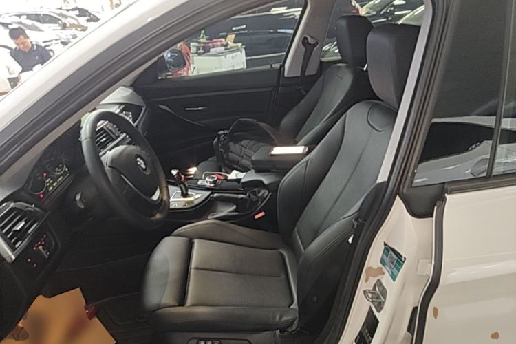 Used BMW 3 Series GT 2019 320i Sport Edition Left Front Seat