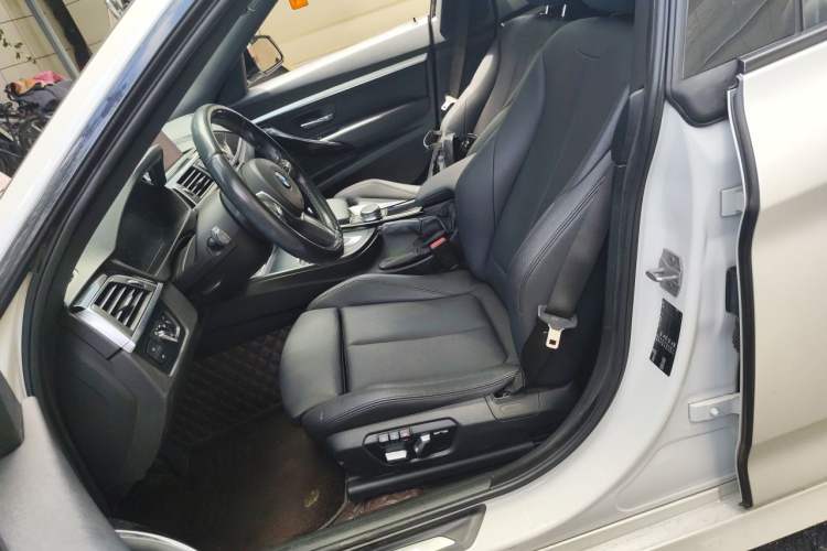 Used BMW 3 Series GT 2019 320i M Sport Package Left Front Seat
