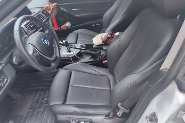 Used BMW 3 Series GT 2019 320i Sport Edition Left Front Seat